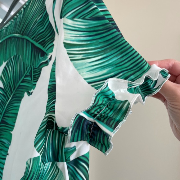 🌴Palm leaf knee length dress☀️ - Picture 2 of 4
